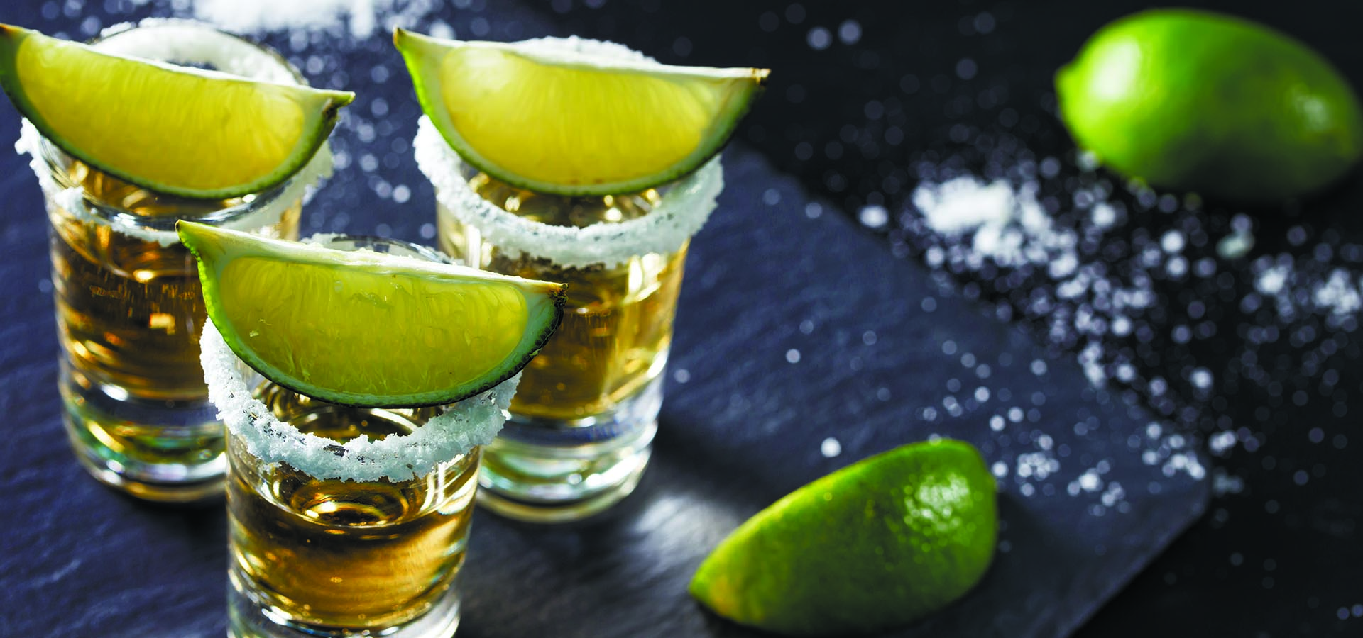 БЕЗАЛКОГОЛЬНЫЕ И АЛКОГОЛЬНЫЕ НАПИТКИ